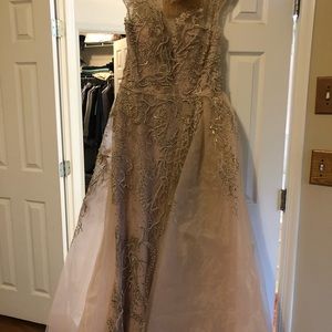 Beautiful dress from the designer Lara on sale!
